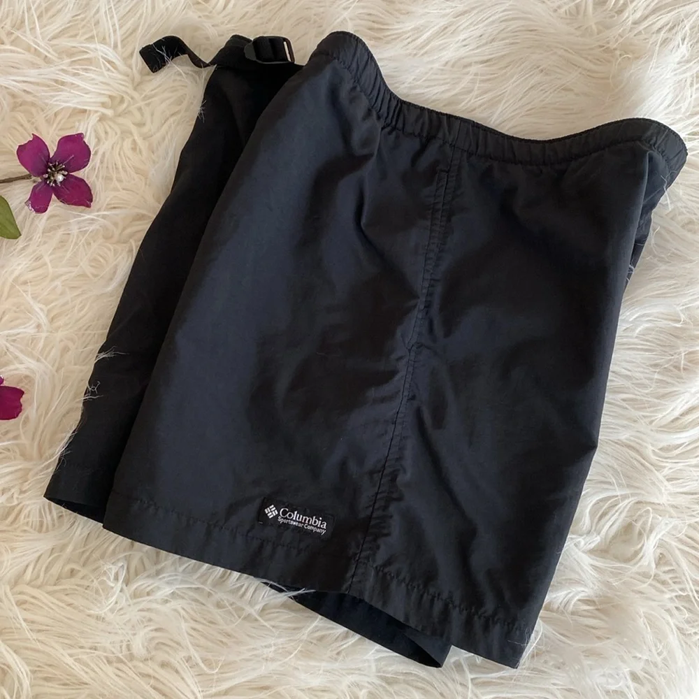 COLUMBIA sportwear shorts